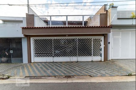 Casa para alugar com 295m², 5 quartos e 3 vagas Casa para alugar com 295m², 5 quartos e 3 vagasFachada
