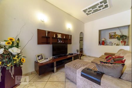 Casa para alugar com 295m², 5 quartos e 3 vagas Casa para alugar com 295m², 5 quartos e 3 vagasSala de TV