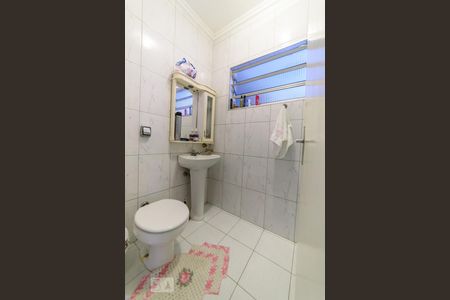 Casa para alugar com 295m², 5 quartos e 3 vagas Casa para alugar com 295m², 5 quartos e 3 vagasBanheiro 1