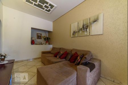 Casa para alugar com 295m², 5 quartos e 3 vagas Casa para alugar com 295m², 5 quartos e 3 vagasSala de TV