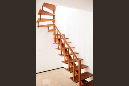 Apartamento à venda com 153m², 2 quartos e 2 vagasEscadas