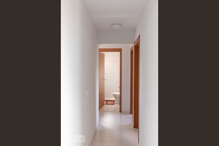 Corredor de apartamento à venda com 2 quartos, 48m² em Olaria, Canoas