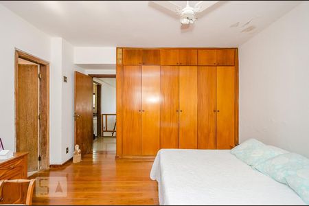 Apartamento à venda com 250m², 4 quartos e 2 vagasSuíte 2