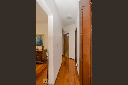Apartamento à venda com 250m², 4 quartos e 2 vagasCorredor