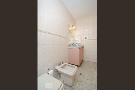 Apartamento à venda com 250m², 4 quartos e 2 vagasBanheiro da Suíte 2