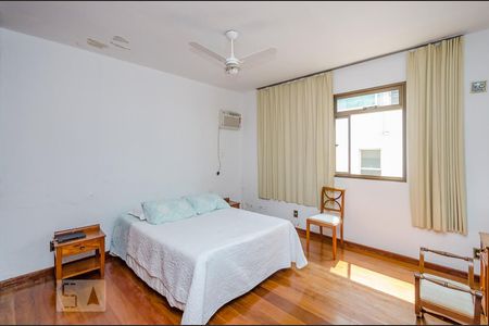 Apartamento à venda com 250m², 4 quartos e 2 vagasSuíte 2