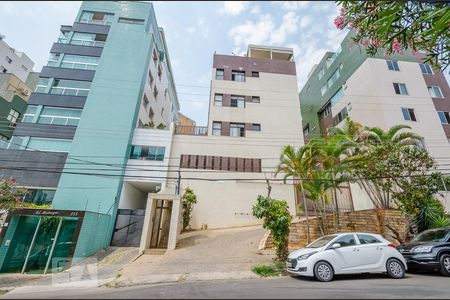 Apartamento à venda com 250m², 4 quartos e 2 vagasFachada