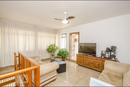 Apartamento à venda com 250m², 4 quartos e 2 vagasSala piso 2