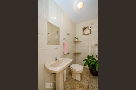 Apartamento à venda com 250m², 4 quartos e 2 vagasBanheiro Social piso 2