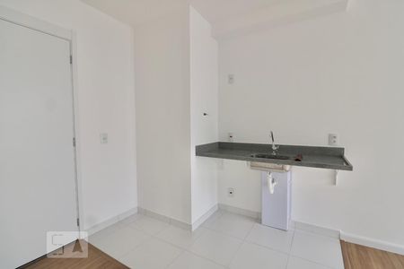Sala/Cozinha de apartamento para alugar com 1 quarto, 28m² em República, São Paulo
