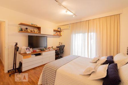 Suíte 1 de apartamento à venda com 2 quartos, 150m² em Vila Olímpia, São Paulo