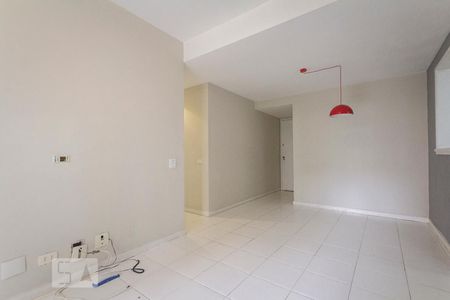 Sala de apartamento à venda com 2 quartos, 64m² em Barra da Tijuca, Rio de Janeiro