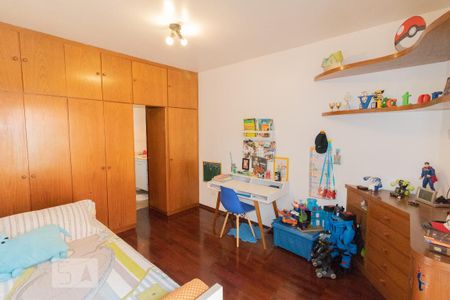 Casa à venda com 383m², 3 quartos e 6 vagasSuíte 2