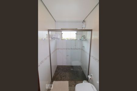 Casa à venda com 383m², 3 quartos e 6 vagasBanheiro da Suíte 1