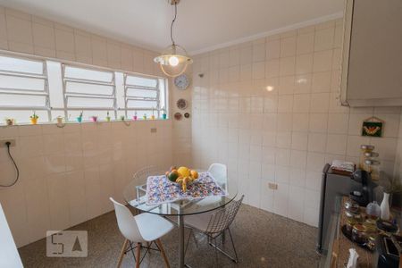 Casa à venda com 383m², 3 quartos e 6 vagasCozinha