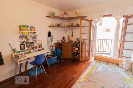 Casa à venda com 383m², 3 quartos e 6 vagasSuíte 2