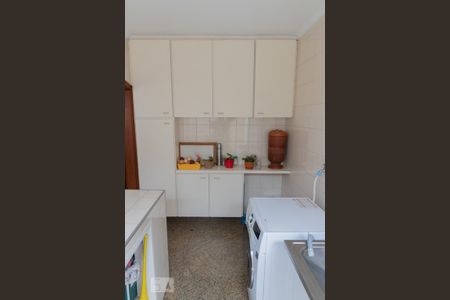 Casa à venda com 383m², 3 quartos e 6 vagasÁrea de Serviço