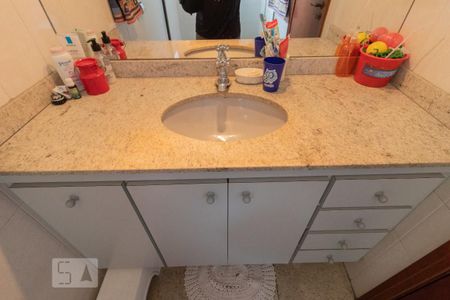 Casa à venda com 383m², 3 quartos e 6 vagasBanheiro da Suíte 2