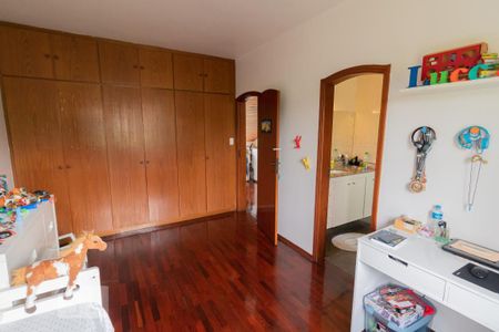 Casa à venda com 383m², 3 quartos e 6 vagasSuíte 3