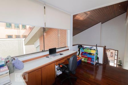 Casa à venda com 383m², 3 quartos e 6 vagasEscritório