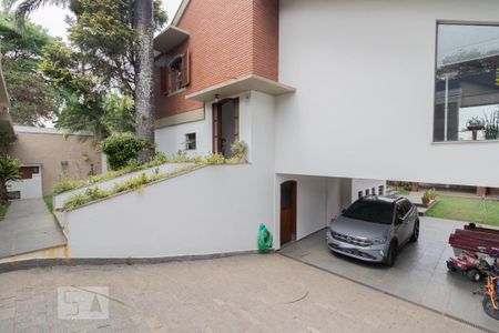 Casa à venda com 383m², 3 quartos e 6 vagasFachada