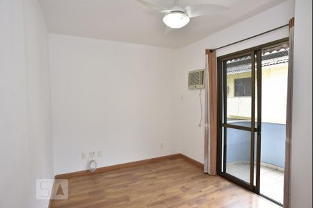 Casa de condomínio à venda com 255m², 4 quartos e 1 vagaSuíte 3