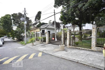 Casa de condomínio à venda com 255m², 4 quartos e 1 vagaFachada 