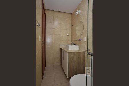 Casa de condomínio à venda com 255m², 4 quartos e 1 vagaBanheiro da Suíte 1