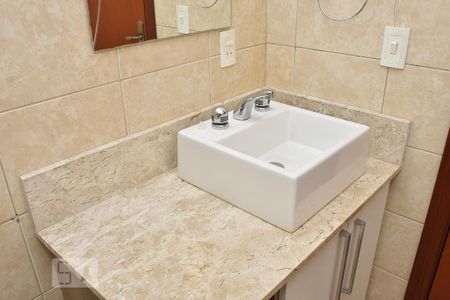 Casa de condomínio à venda com 255m², 4 quartos e 1 vagaBanheiro da Suíte 3