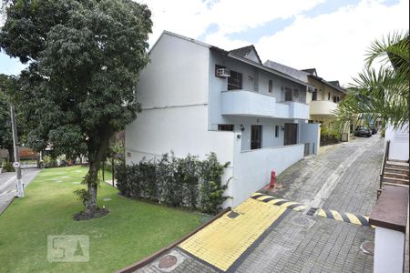 Casa de condomínio à venda com 255m², 4 quartos e 1 vagaFachada da Casa