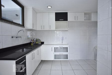 Casa de condomínio à venda com 255m², 4 quartos e 1 vagaCozinha