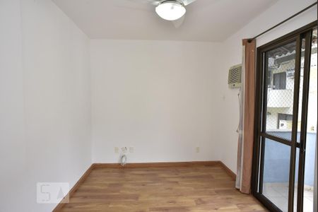 Casa de condomínio à venda com 255m², 4 quartos e 1 vagaSuíte 3