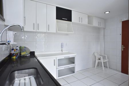 Casa de condomínio à venda com 255m², 4 quartos e 1 vagaCozinha