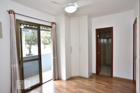 Casa de condomínio à venda com 255m², 4 quartos e 1 vagaSuíte 3