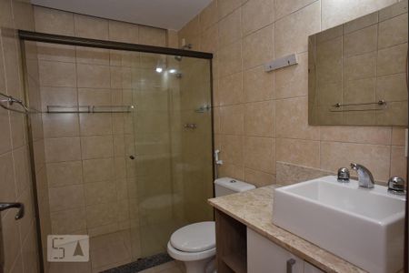 Casa de condomínio à venda com 255m², 4 quartos e 1 vagaBanheiro da Suíte 3