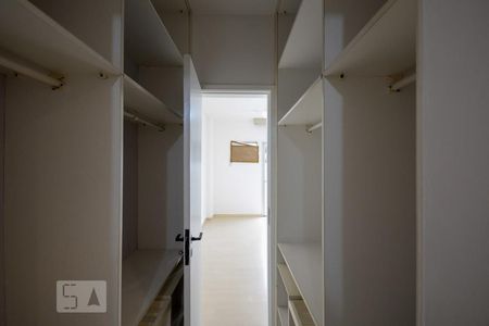Apartamento à venda com 98m², 2 quartos e 1 vagaCloset Suíte