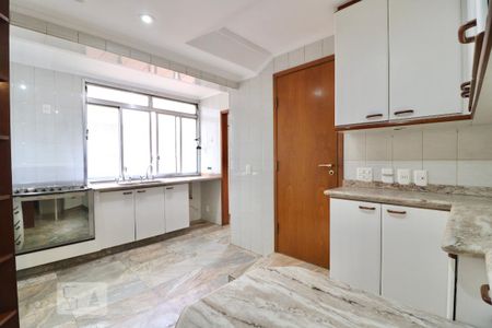 Apartamento à venda com 170m², 3 quartos e 2 vagas Apartamento à venda com 170m², 3 quartos e 2 vagasCozinha