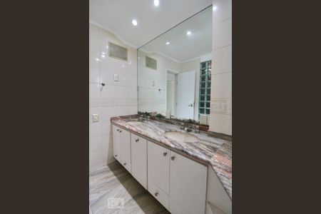 Apartamento à venda com 170m², 3 quartos e 2 vagas Apartamento à venda com 170m², 3 quartos e 2 vagasBanheiro 2 - Suíte