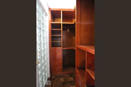 Apartamento à venda com 170m², 3 quartos e 2 vagas Apartamento à venda com 170m², 3 quartos e 2 vagasQuarto 1 - Suíte