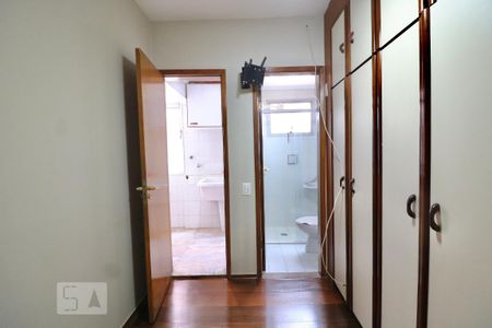 Apartamento à venda com 170m², 3 quartos e 2 vagas Apartamento à venda com 170m², 3 quartos e 2 vagasQuarto de Serviço