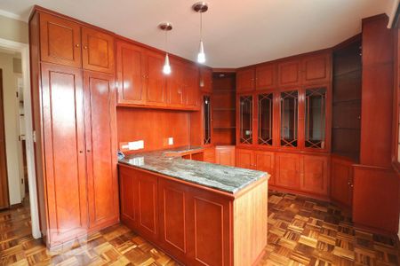 Apartamento à venda com 170m², 3 quartos e 2 vagas Apartamento à venda com 170m², 3 quartos e 2 vagasQuarto 2