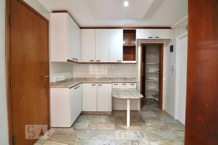 Apartamento à venda com 170m², 3 quartos e 2 vagas Apartamento à venda com 170m², 3 quartos e 2 vagasCozinha