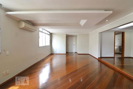 Apartamento à venda com 170m², 3 quartos e 2 vagas Apartamento à venda com 170m², 3 quartos e 2 vagasSala