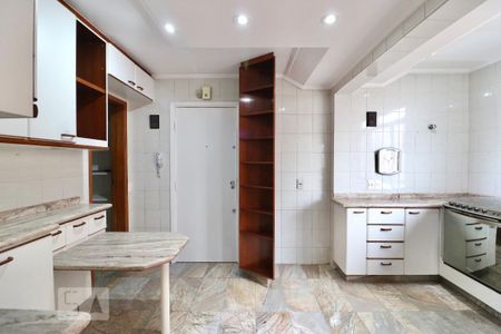 Apartamento à venda com 170m², 3 quartos e 2 vagas Apartamento à venda com 170m², 3 quartos e 2 vagasCozinha