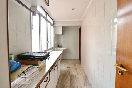 Apartamento à venda com 170m², 3 quartos e 2 vagas Apartamento à venda com 170m², 3 quartos e 2 vagasÁrea de Serviço