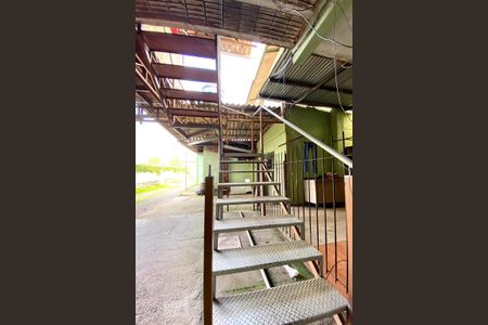 Casa para alugar com 60m², 1 quarto e 1 vaga Casa para alugar com 60m², 1 quarto e 1 vagaEscada