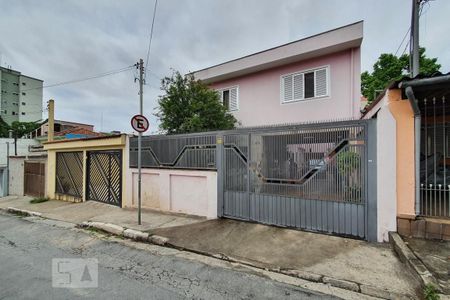 Casa à venda com 134m², 3 quartos e 3 vagas Casa à venda com 134m², 3 quartos e 3 vagasFachada