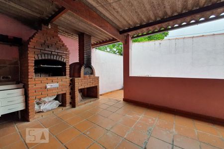 Casa à venda com 134m², 3 quartos e 3 vagas Casa à venda com 134m², 3 quartos e 3 vagasTerraço com churrasqueira