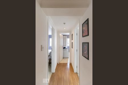 Corredor de apartamento à venda com 2 quartos, 90m² em Vila Monumento, São Paulo