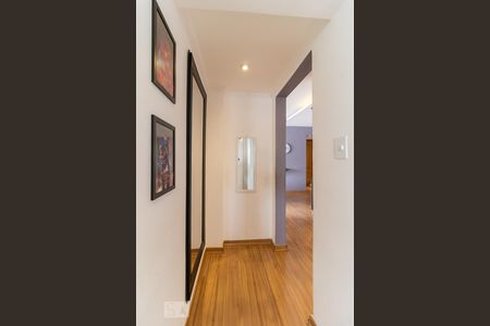 Corredor de apartamento à venda com 2 quartos, 90m² em Vila Monumento, São Paulo